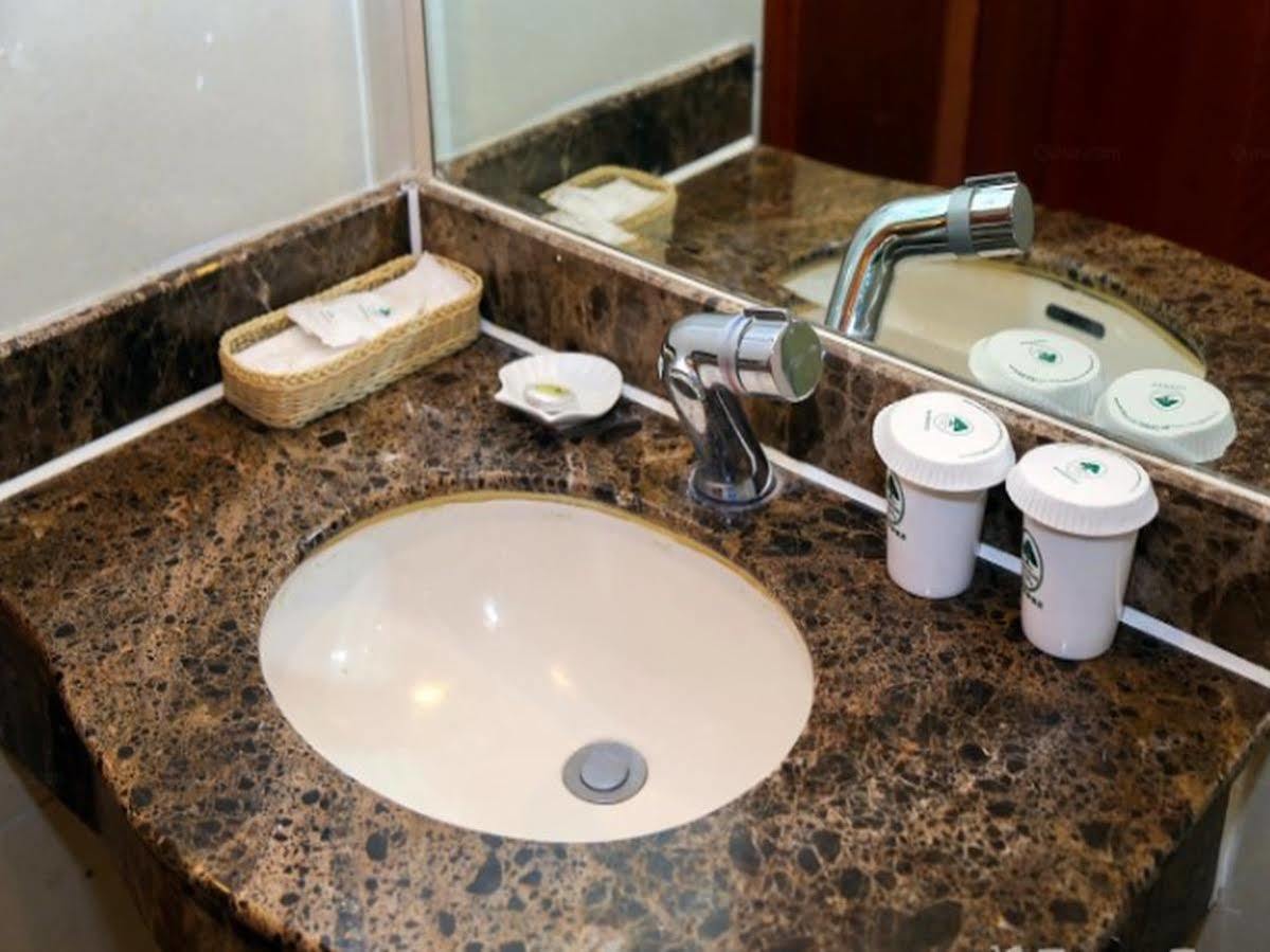 Greentree Inn Jiangsu Wuxi Hubin Business Street Business Hotel Extérieur photo